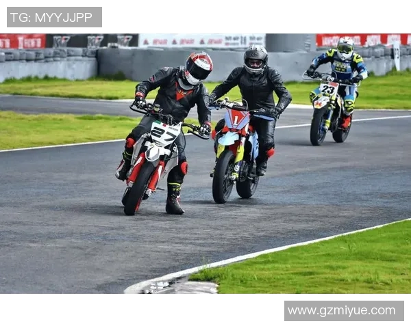 骑摩托足球的明星是谁揭秘他们的精彩瞬间与成就